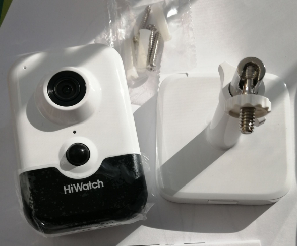 DS-I214W(С) (2.0 mm) HiWatch 2Мп внутренняя IP-камера
